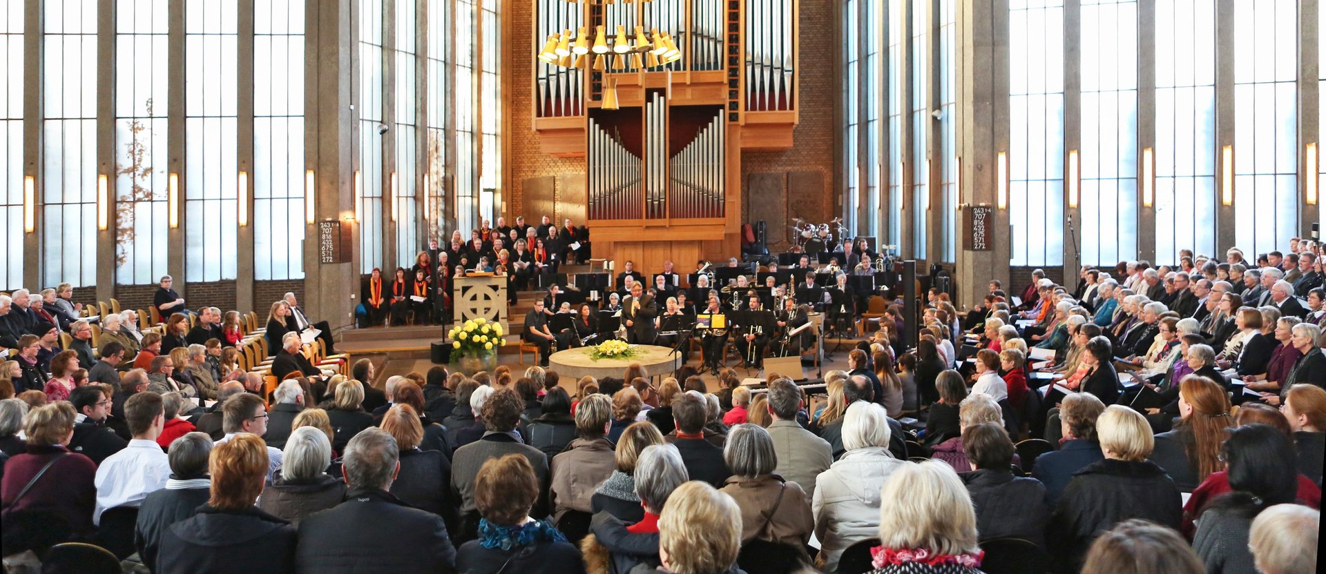 Festgottesdienst im Kirchenkreis Jülich mit Chor und Posaunenchor